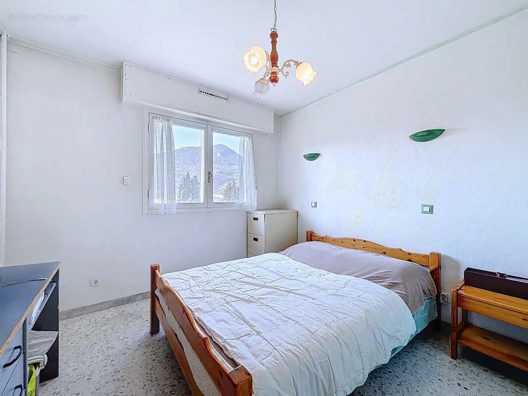 Appartement à SAINT-MARTIN-DU-VAR