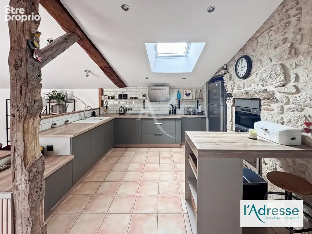 EXCLUSIVITE Élégante Maison en pierre rénovée avec piscine et dépendance - photo 4