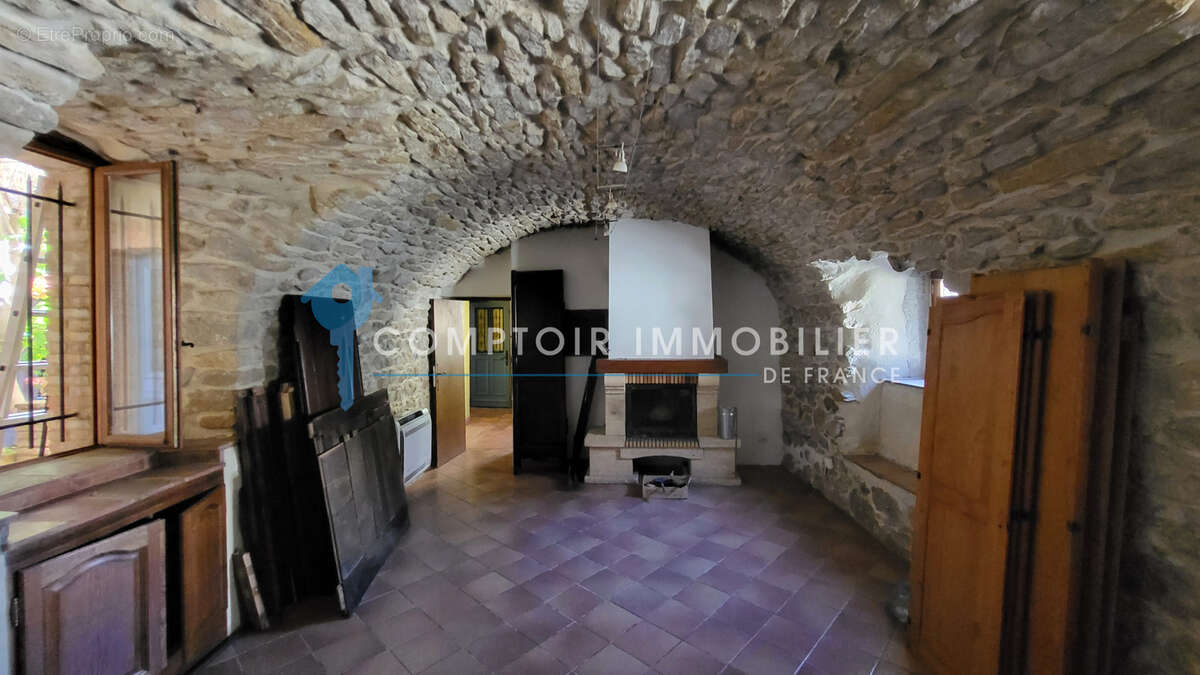 DPT GARD (30), à vendre, SAINT CHRISTOL LES ALES, maison de village type 6 de 132m2 habitables avec cour, terr - photo 5