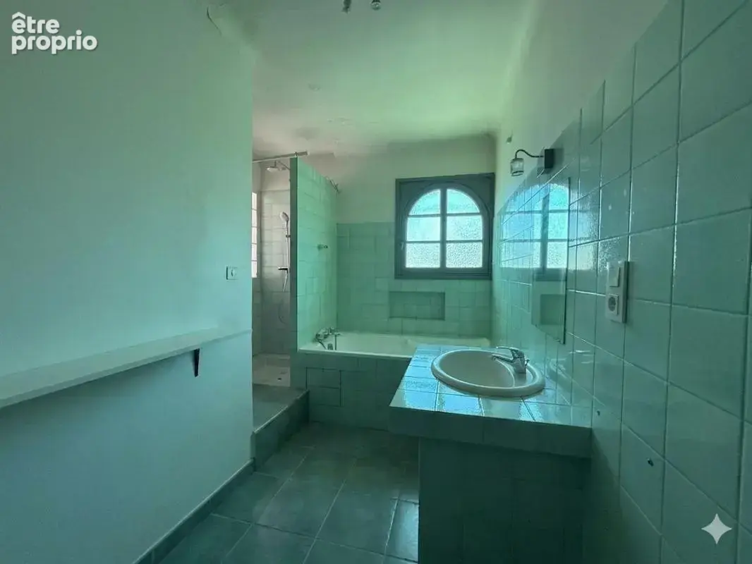 Rare ! Grande maison familiale de 6 chambres au calme à deux pas du centre ville - photo 10