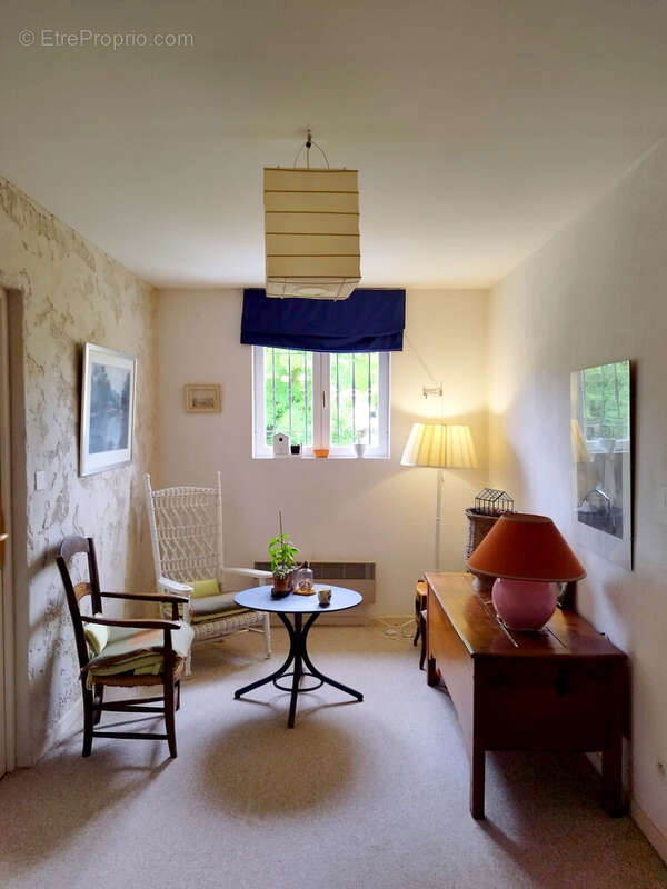 Maison à CHARETTE-VARENNES