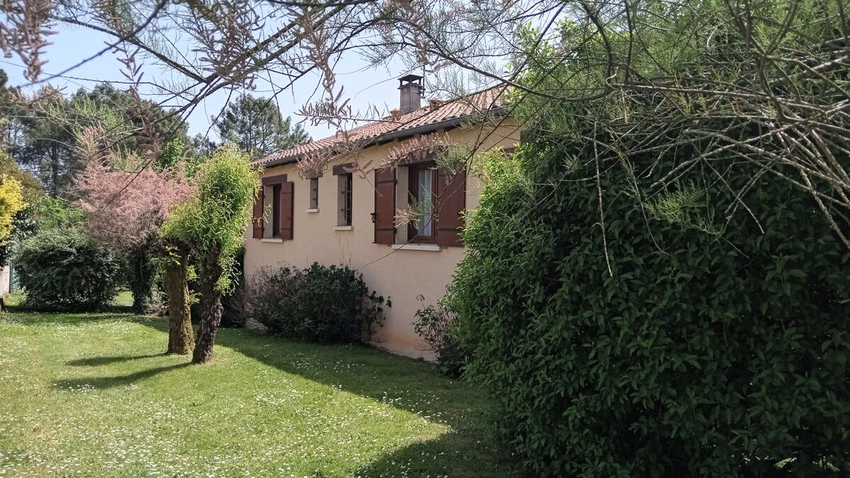Maison à SAINT-ROMAIN-ET-SAINT-CLEMENT