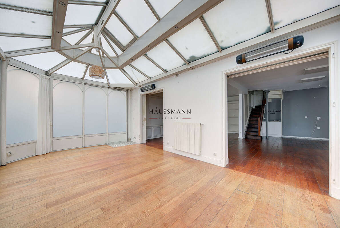 Appartement à NEUILLY-SUR-SEINE