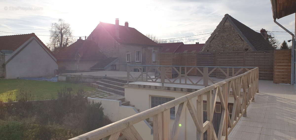 Maison à COULONGES-COHAN