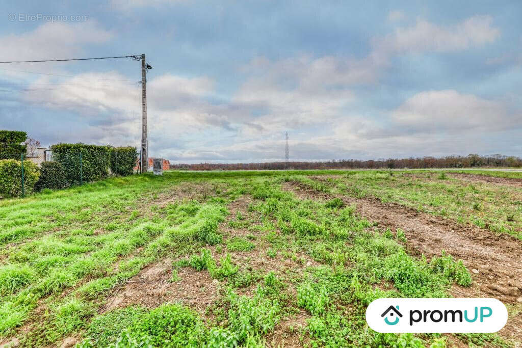 Terrain à MAGNY-SUR-TILLE