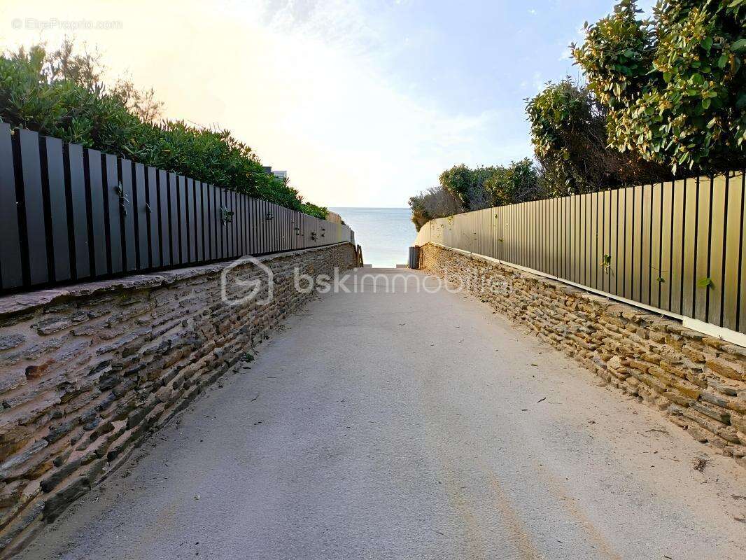 Appartement à SIX-FOURS-LES-PLAGES