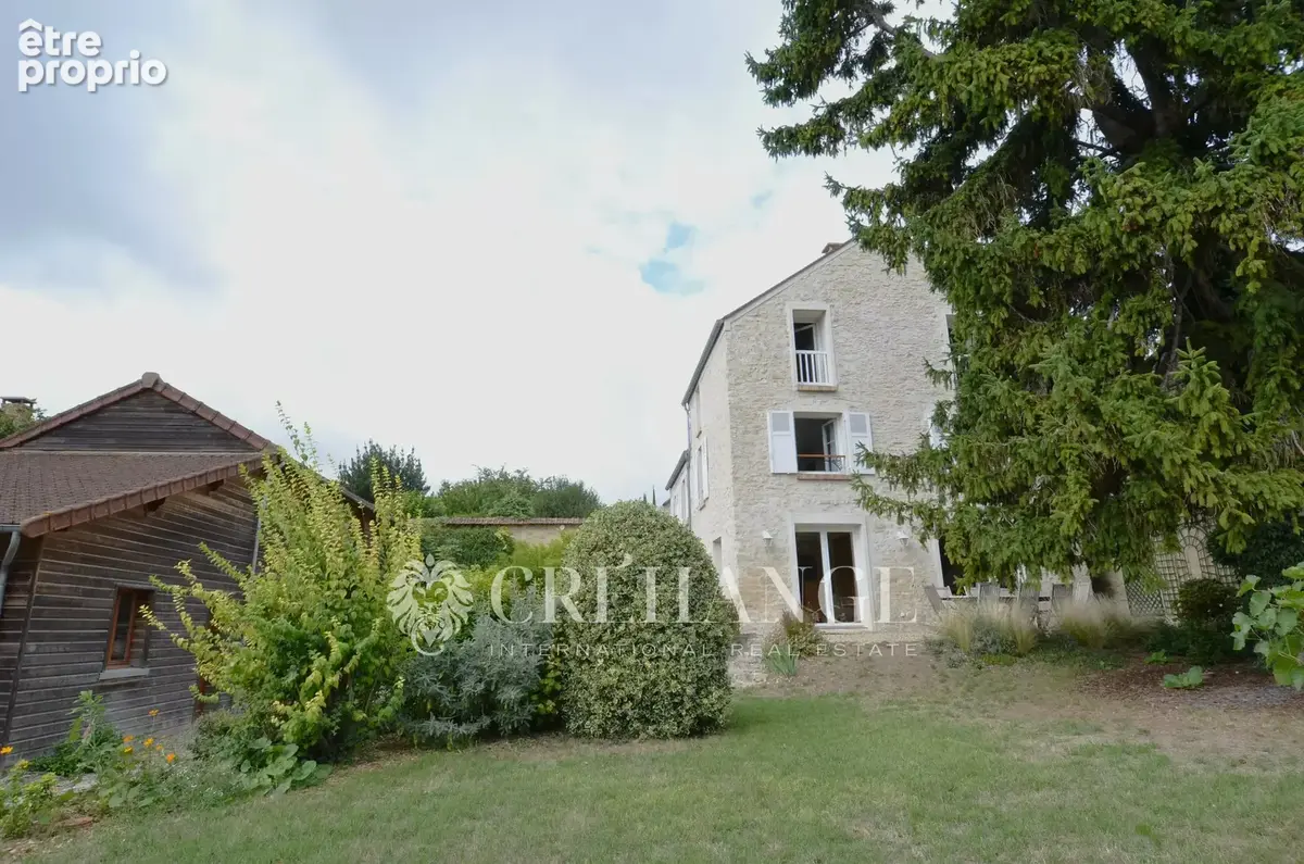 Maison de 200m² - 6 pièces - Dépendances - photo 2