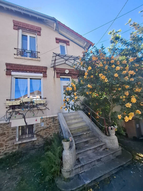 Maison à VILLEMOMBLE
