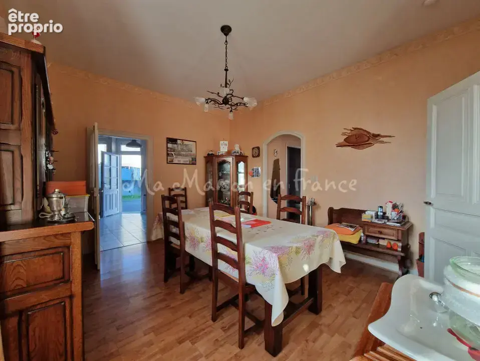 Maison 11 pièces 240 m² à vendre à Brout-Vernet (03110) - photo 2