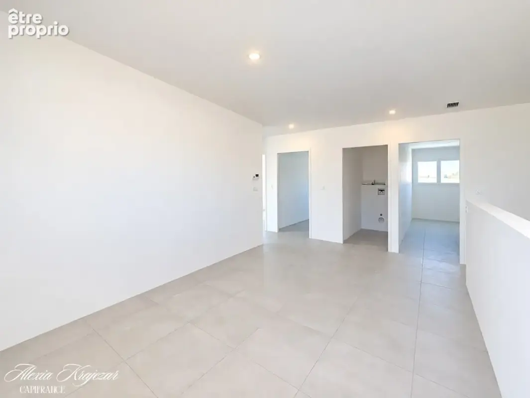 A VENDRE - Maison - 156m² - T6 - 4 chambres - Garage - Terrasse, jardin et piscine - CESSENON-SUR-ORB (34) - photo 8
