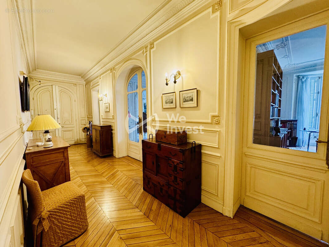 Appartement à PARIS-17E