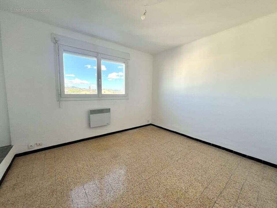 Appartement à MARSEILLE-4E