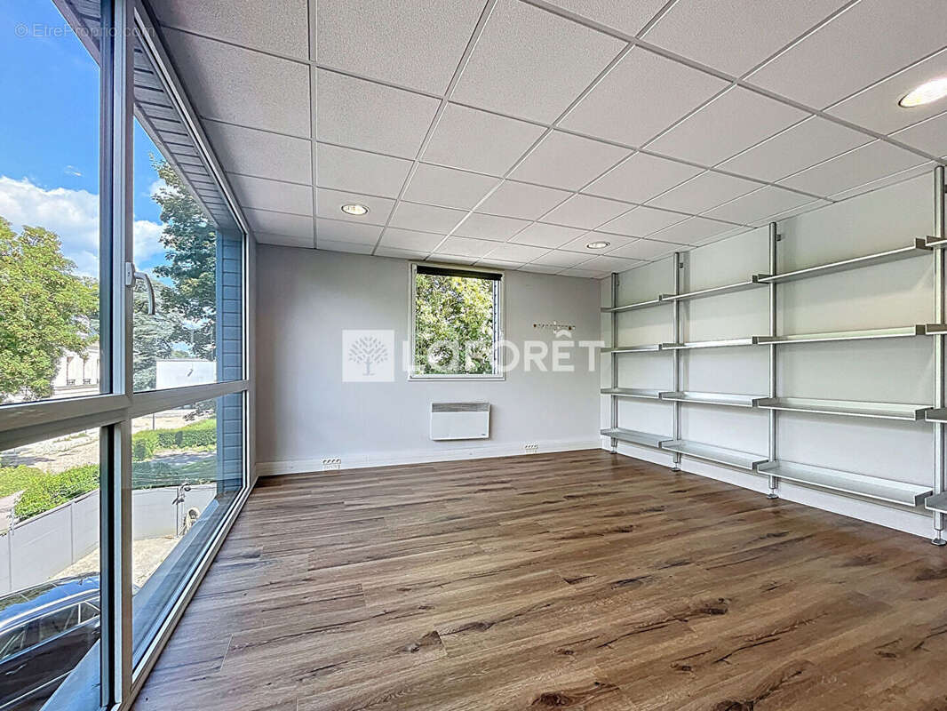 Bureaux Elbeuf 192 m² - photo 3