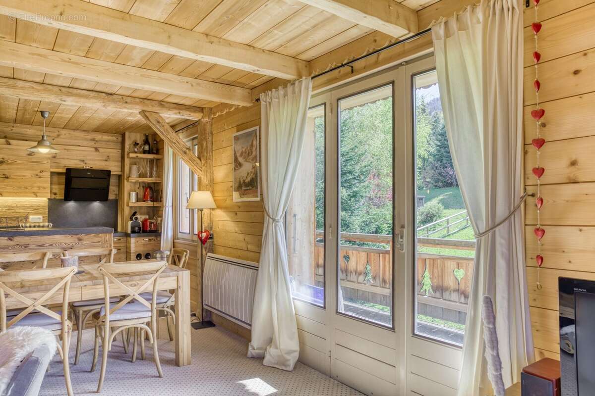 Appartement 76 m² à Demi-Quartier  - photo 7