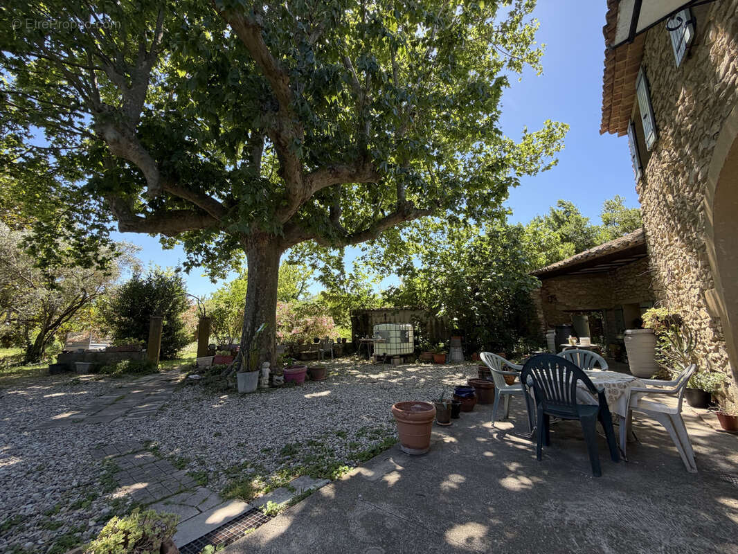 Maison à CADEROUSSE