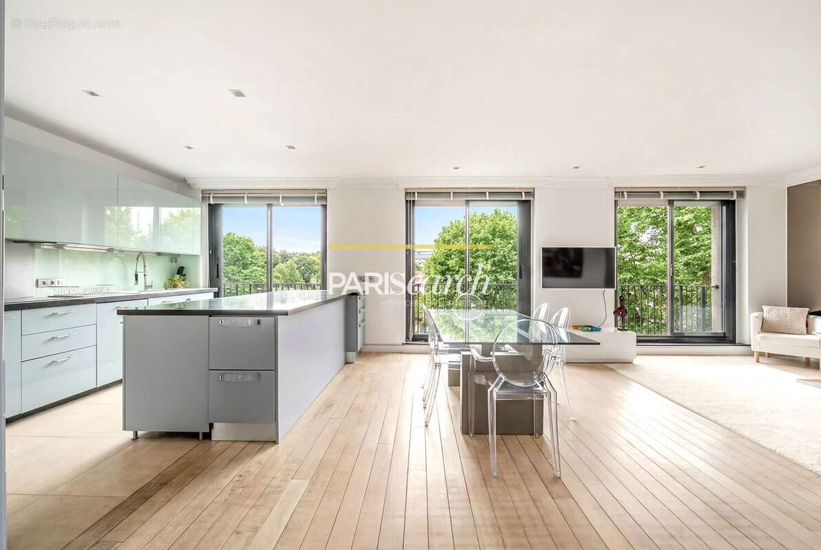 Appartement à NEUILLY-SUR-SEINE