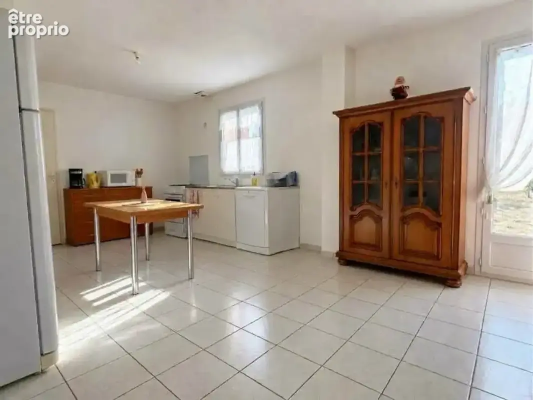 Lorris, 3 chambres, 2000 m2 terrain, garage, proches commerces - photo 4