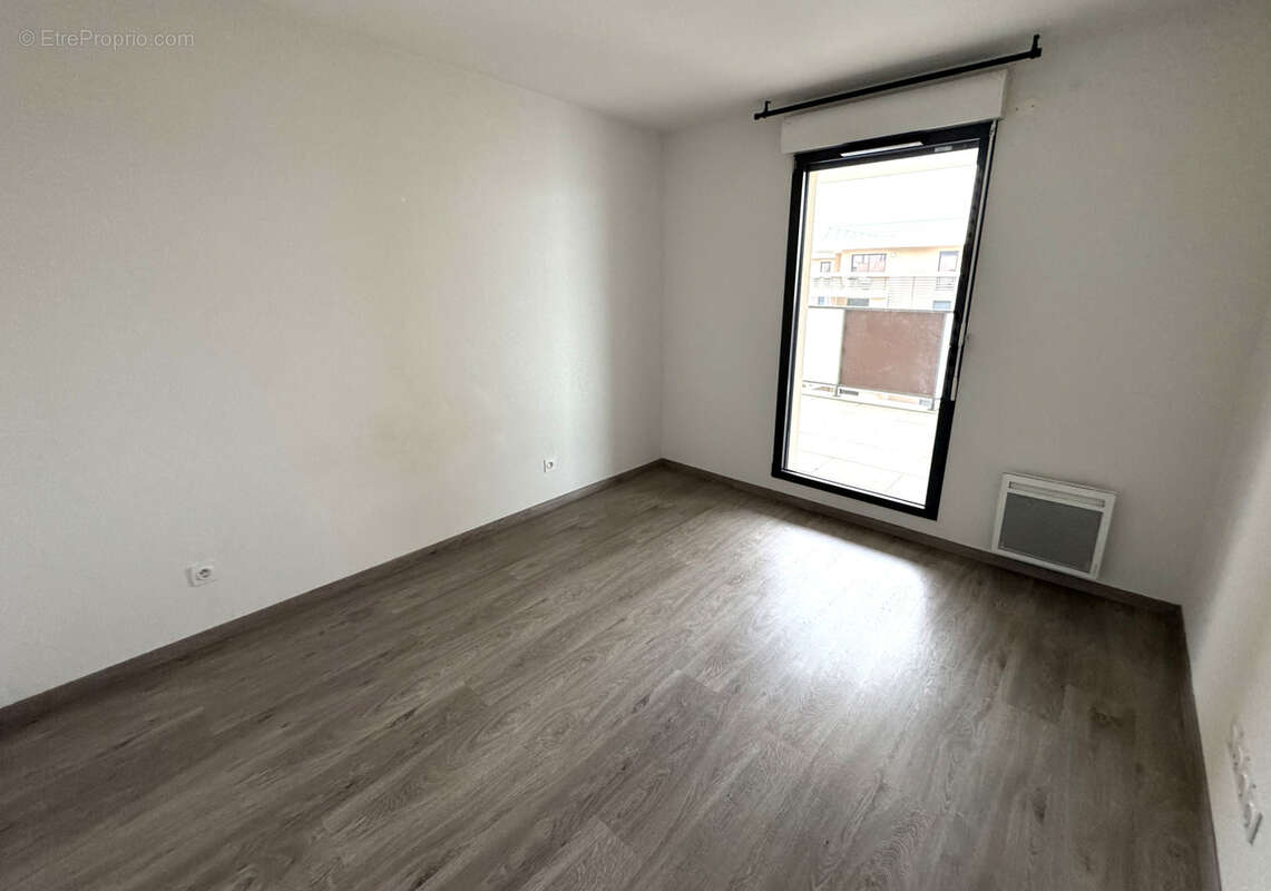 Aix en Provence. La Duranne haute. Appartement de type 2 de 42 m2 avec ascenseur, terrasse et parking privatif - photo 4