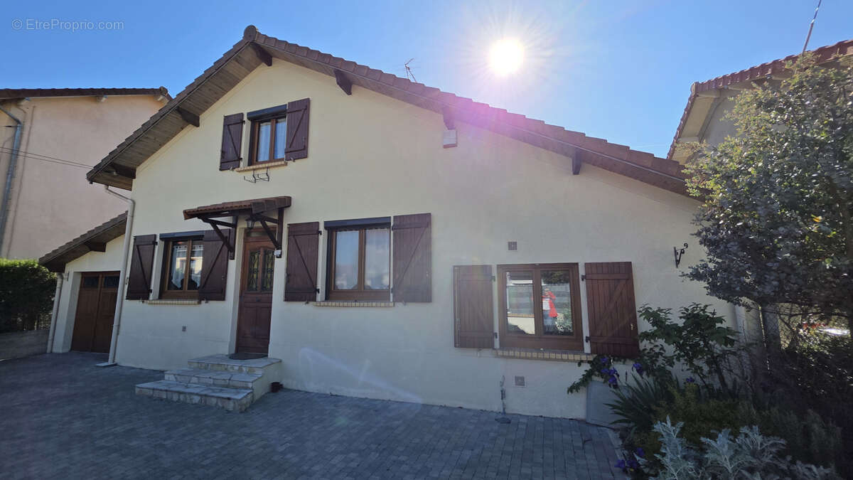 Maison à TREMBLAY-EN-FRANCE