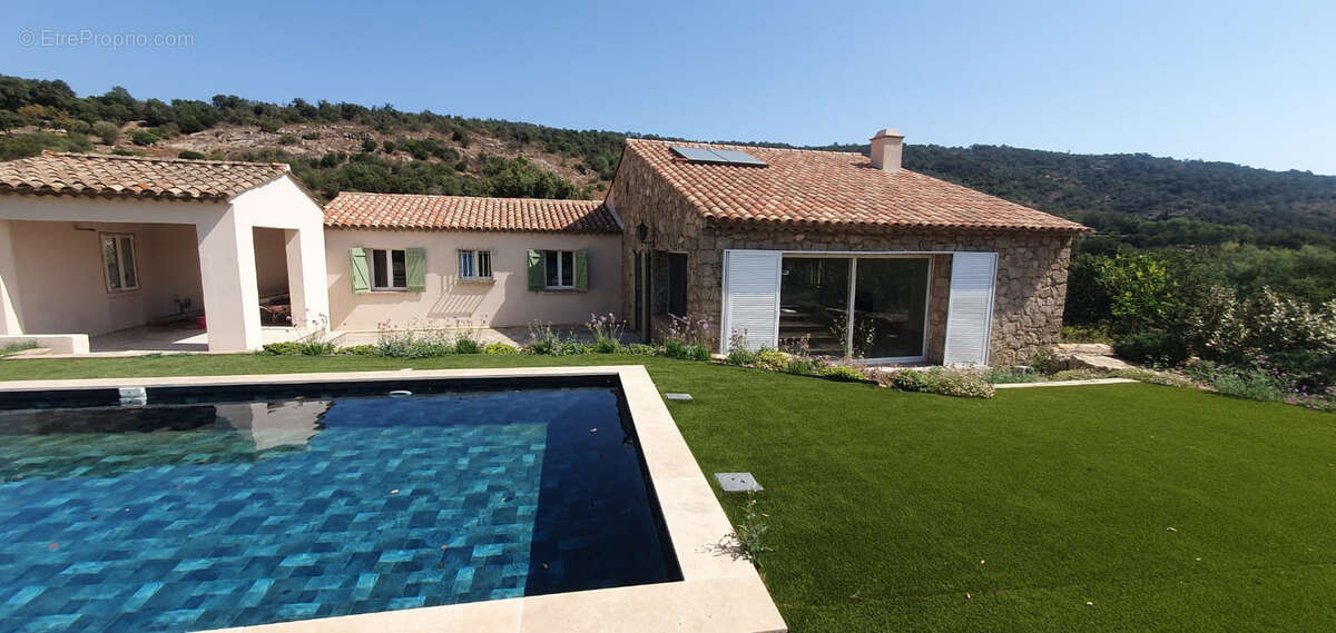 Maison à PLAN-DE-LA-TOUR