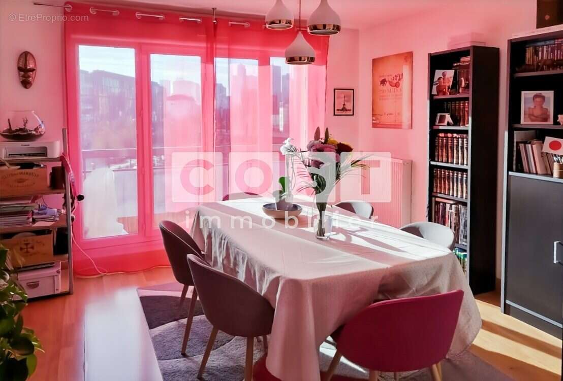 Appartement à LA GARENNE-COLOMBES
