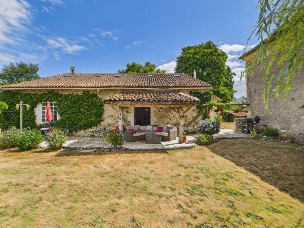 Charmante maison charentaise en pierre avec maison d'amis, piscine et plus de 1Ha de terrain - photo 30