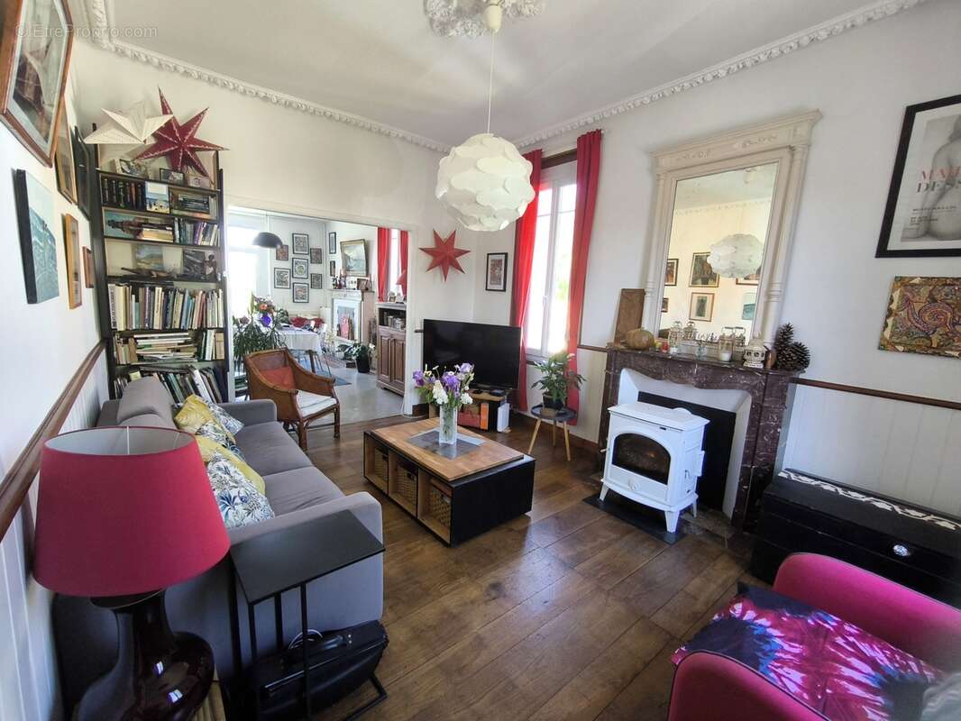 Maison à vendre 7 pièces SAINT SORNIN (16) - photo 2