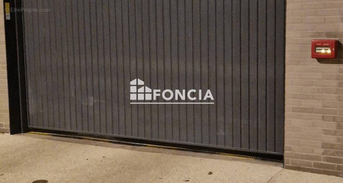 Parking à VILLEURBANNE