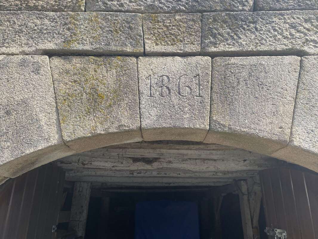 Terrain à PEROLS-SUR-VEZERE