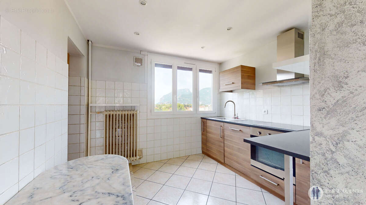 Appartement à SAINT-MARTIN-D'HERES