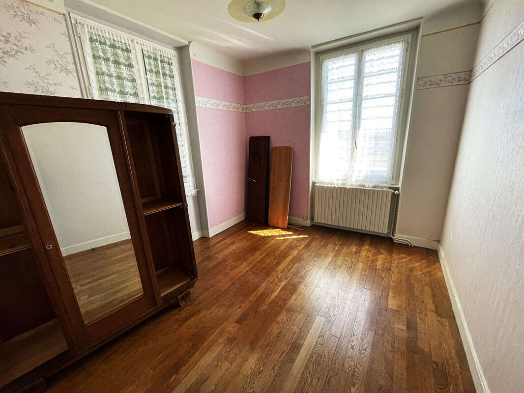 Maison à SAINT-GERVAIS-D&#039;AUVERGNE