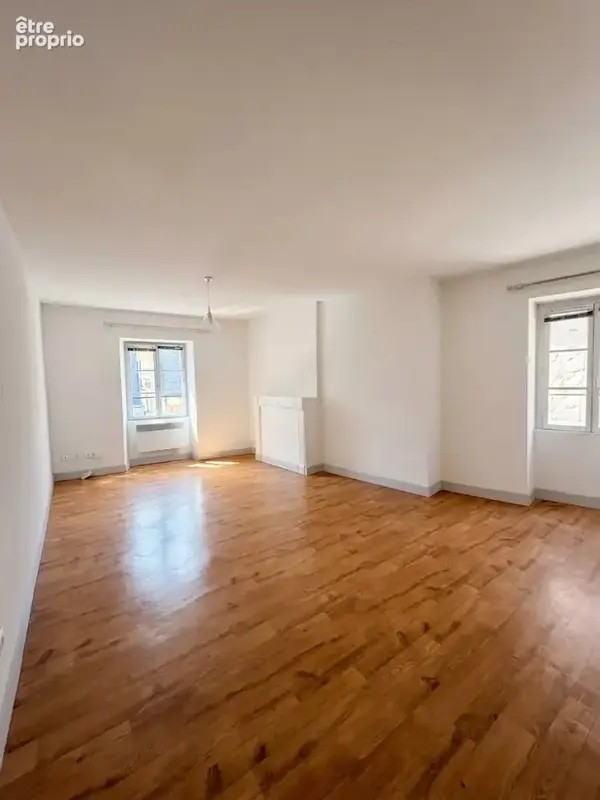 Bx Historique - Quartier Grosse Cloche - T1 TBE dans Immeuble en Pierre - photo 2