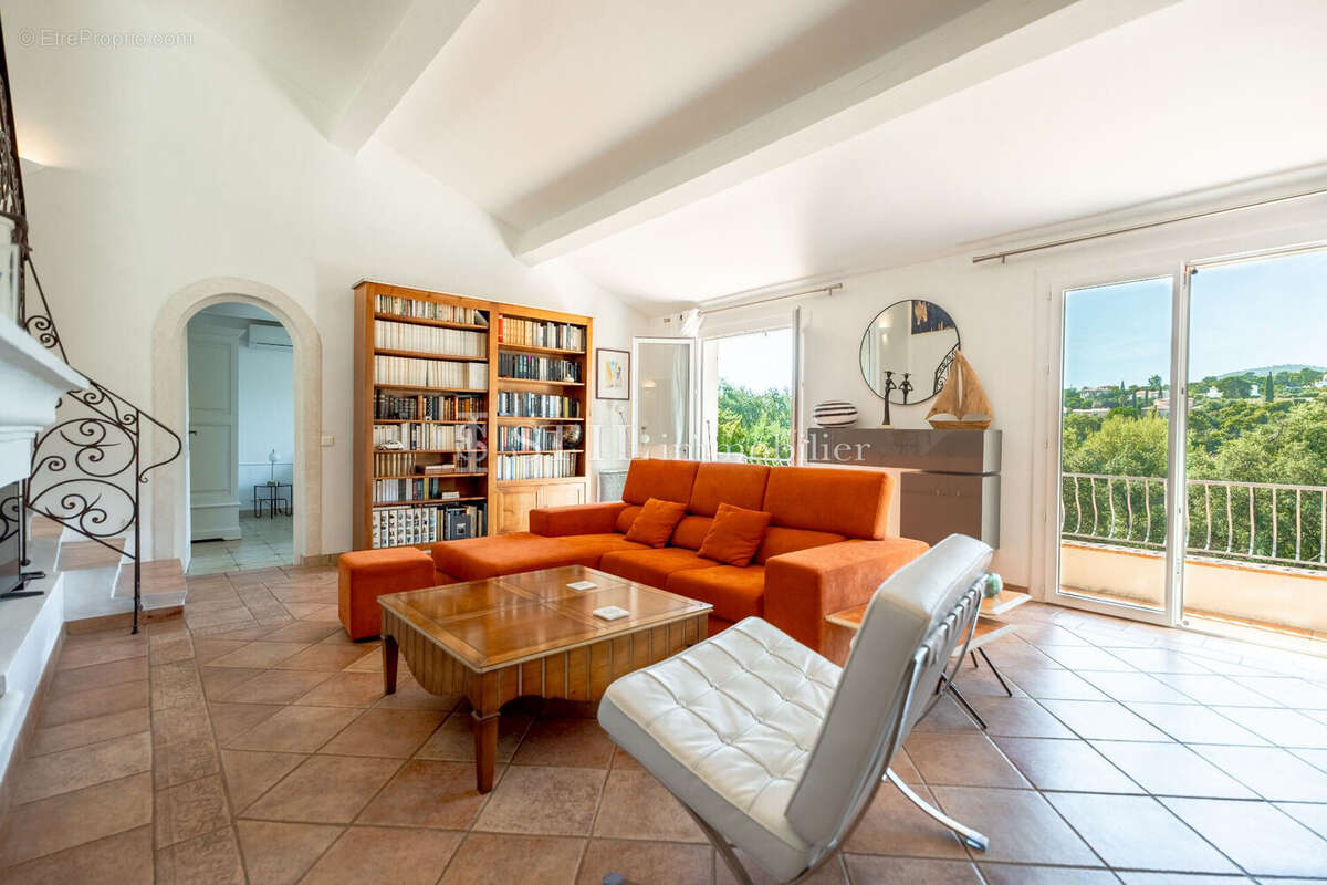 Maison à LES ISSAMBRES