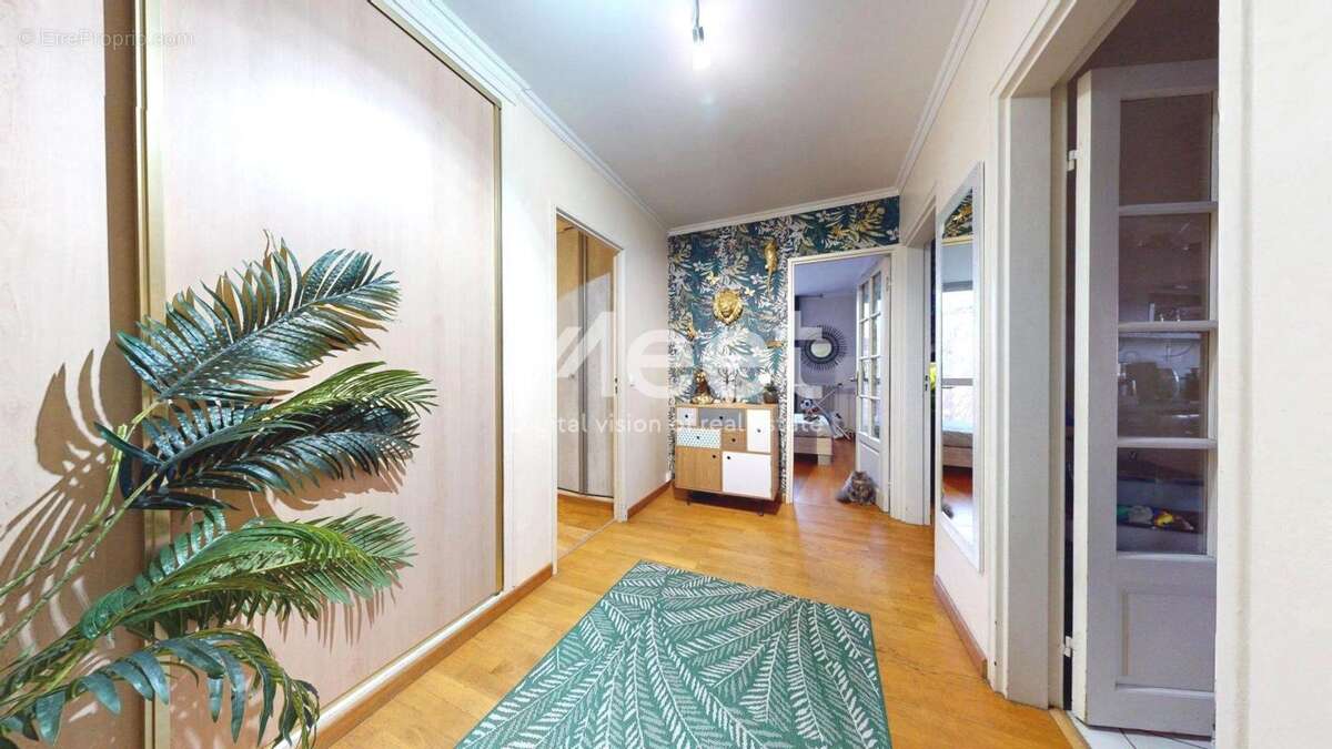 Appartement à ELANCOURT