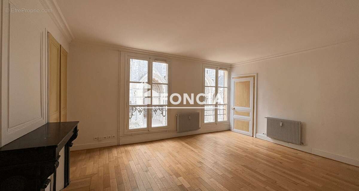 CHARTRES HISTORIQUE - Appartement à l'élégance d'autrefois vue cathédrale - photo 6
