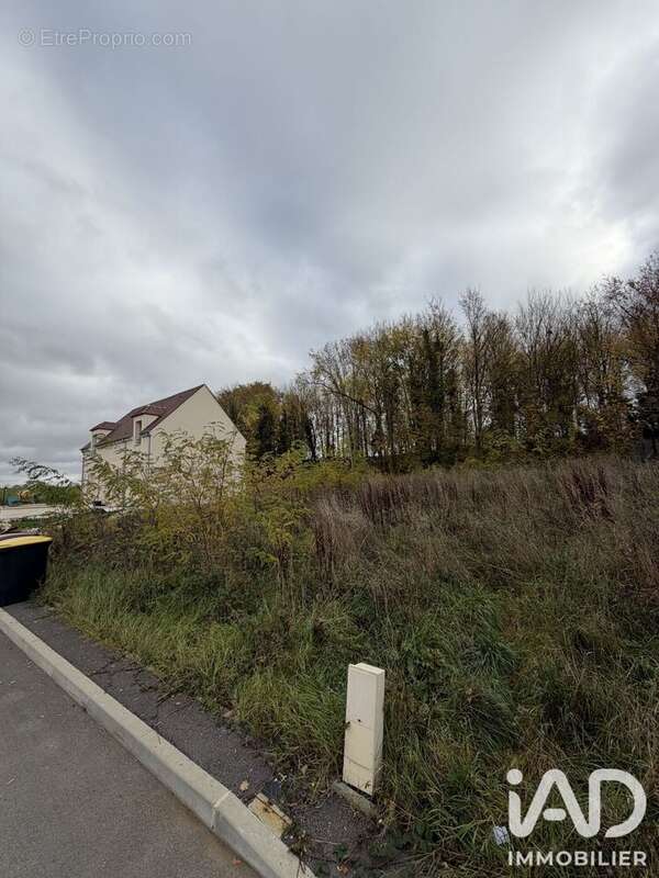 Terrain 916 m² à Provins  - photo 2