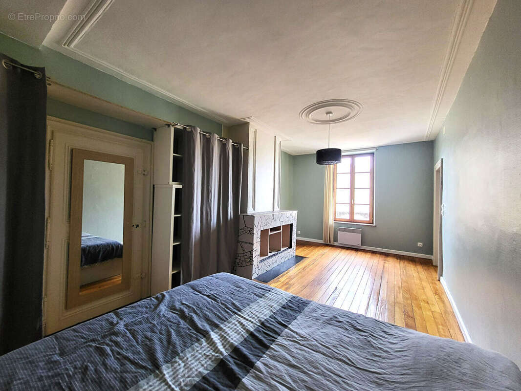 Noveant sur Moselle - Vaste 3 pièces - 1 chambre - 1 cave - 1 place de stationnement privatif - photo 7