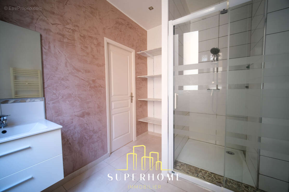 Appartement à MARSEILLE-6E