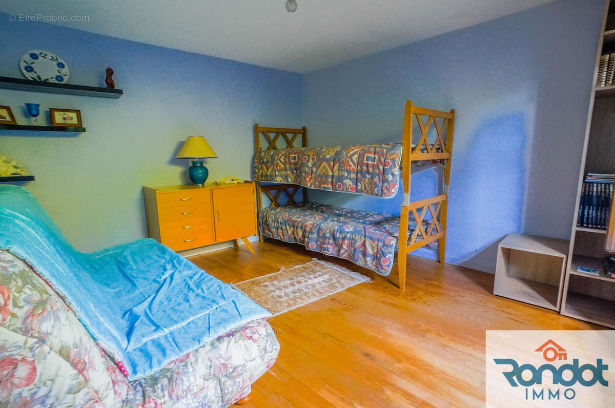 Maison à COURTIVRON