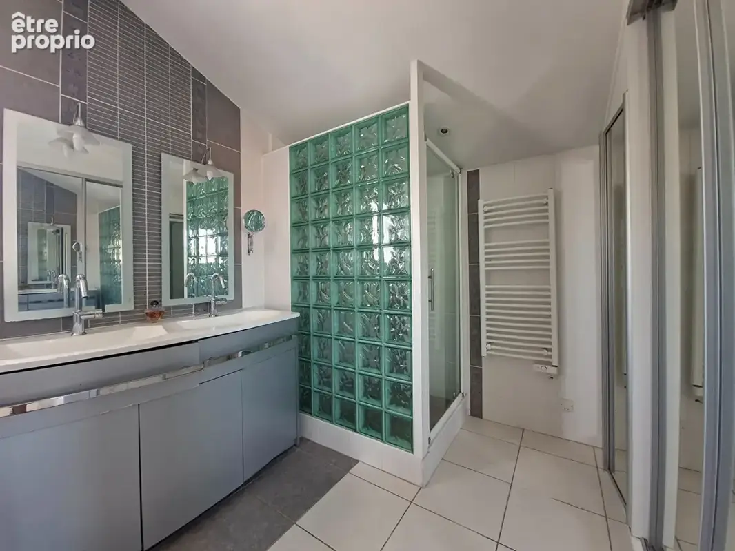 BIDART - Charmante Maison d'environ 125 m². - photo 10