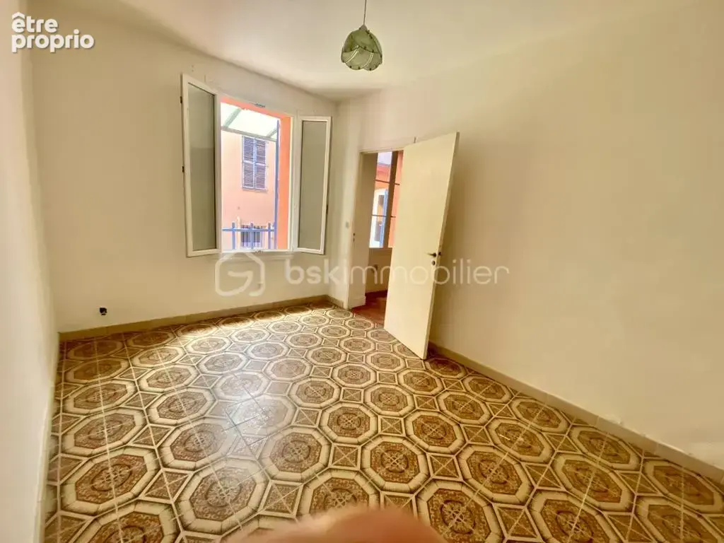 Cannes - Au pied du Suquet , à deux pas du Vieux-Port 3 pièces 62m2 terrasse - photo 4