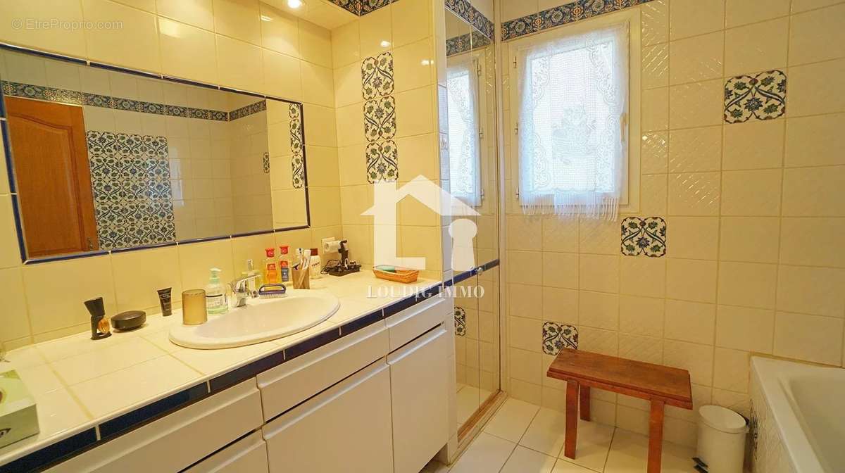 Maison à TOURRETTES-SUR-LOUP