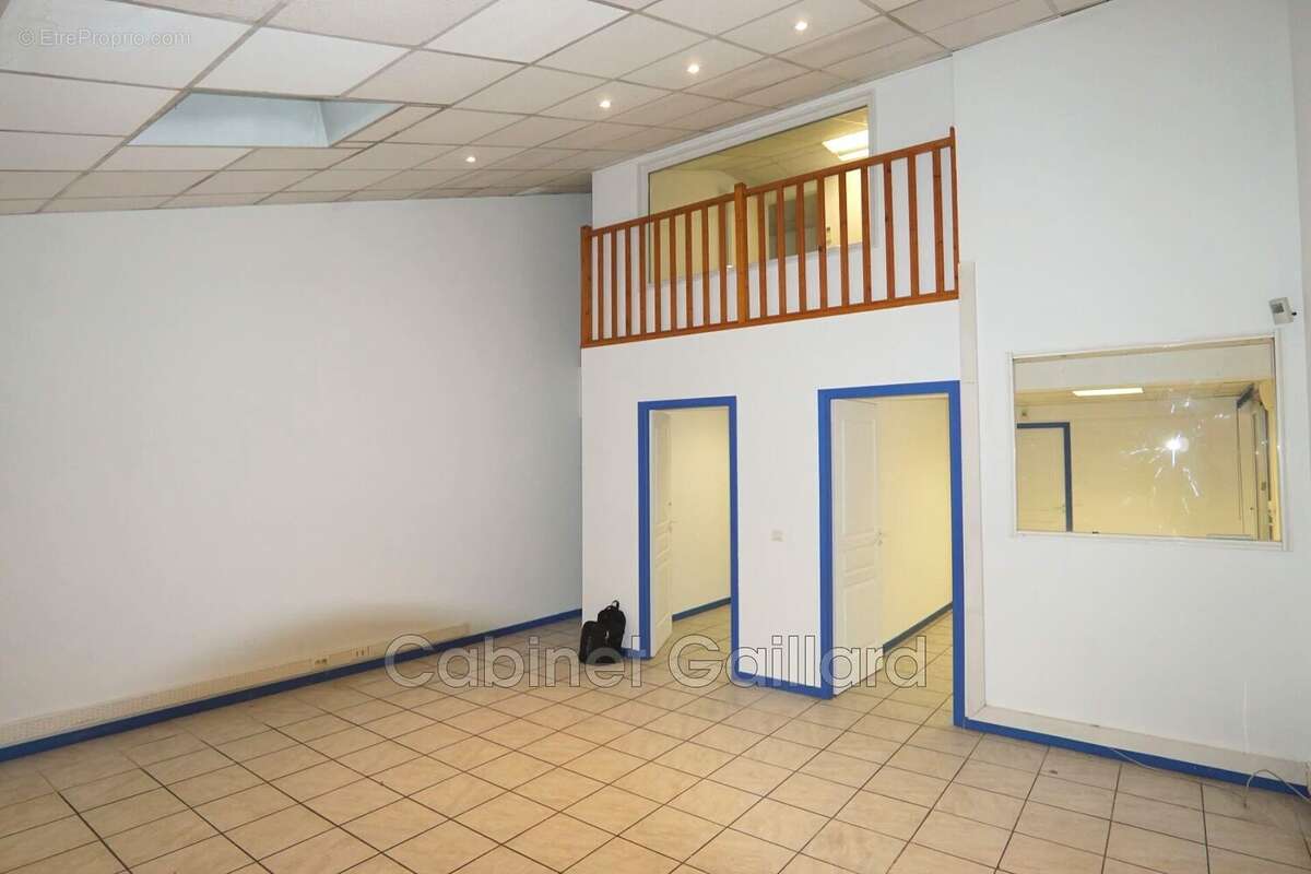 Commerce 122 m² à Callian  - photo 4