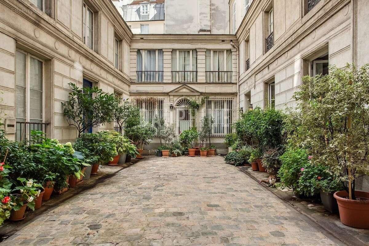 Pied à terre Place Saint Sulpice - photo 14
