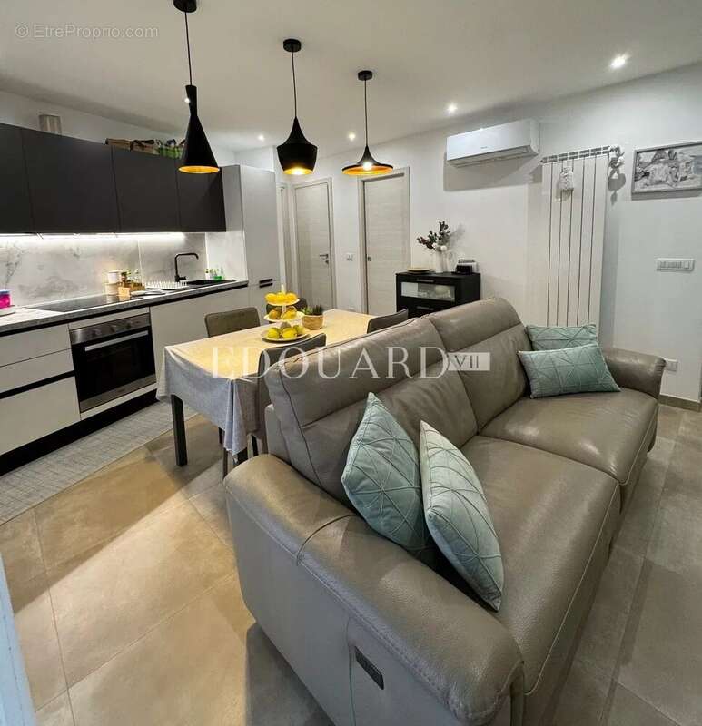 Appartement à ROQUEBRUNE-CAP-MARTIN