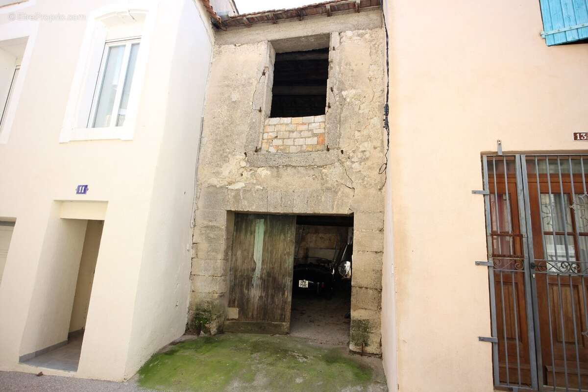 Maison à NISSAN-LEZ-ENSERUNE