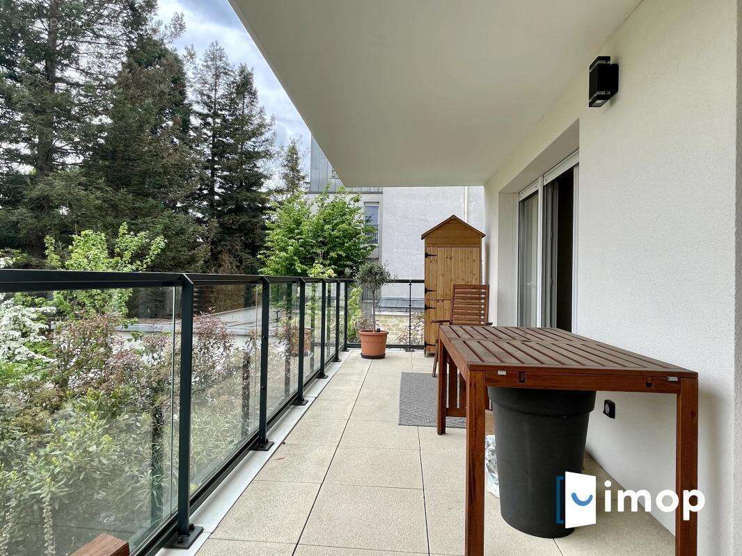 Appartement à LES PAVILLONS-SOUS-BOIS