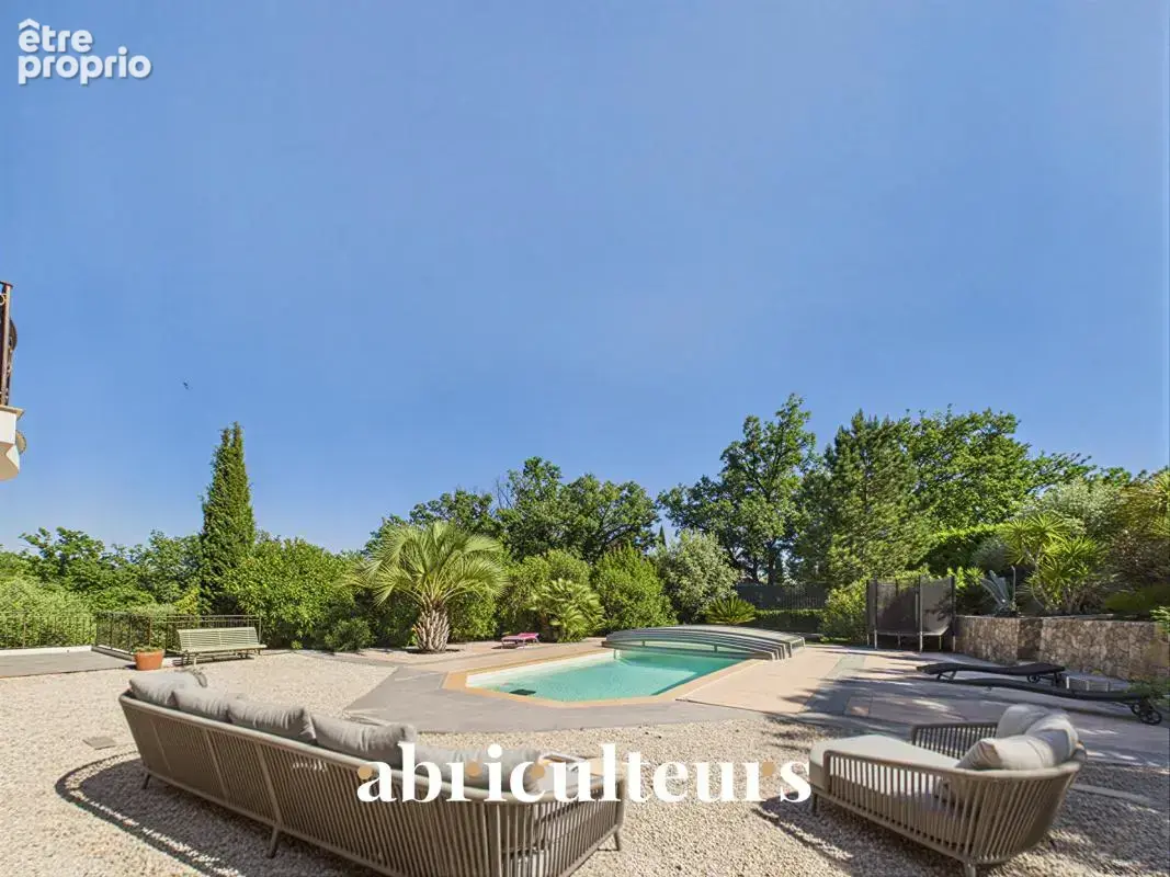 Élégante villa familiale de 250 m² en vente sur Montauroux (83440) - photo 2