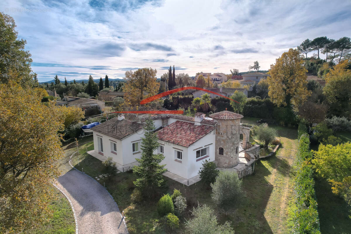 Maison à ROQUEFORT-LES-PINS