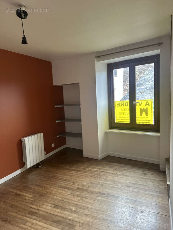 Maison à PIERRE-BUFFIERE